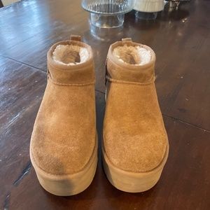 Ugg mini platform- chestnut size 6